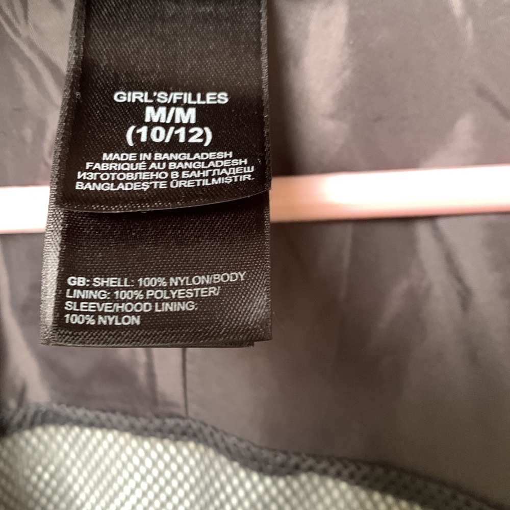 VGUC North Face girls black, size 10-12 coat with hood. - Picture 5 of 14